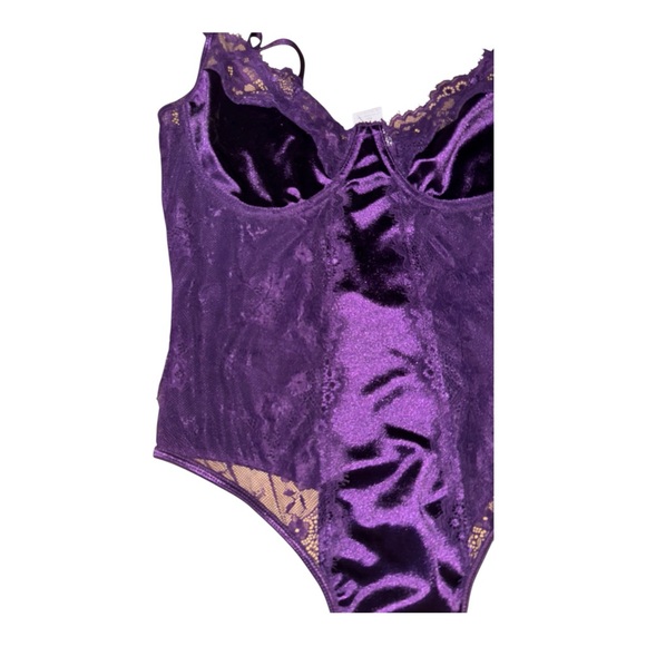 Luxurious Purple Lace Chemise - Picture 2 of 3
